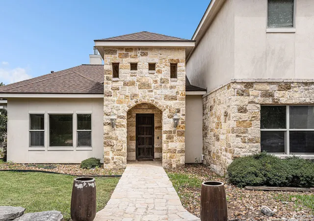 Photo 3 of Sale Pending at 2814 Comal Springs, Canyon Lake, TX 78133 | MLS# 1884795 | Listing updated on 2025-11-10