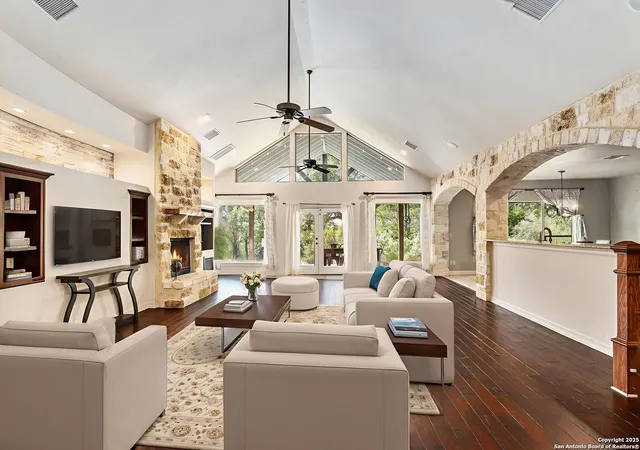Photo 4 of Sale Pending at 2814 Comal Springs, Canyon Lake, TX 78133 | MLS# 1884795 | Listing updated on 2025-11-10