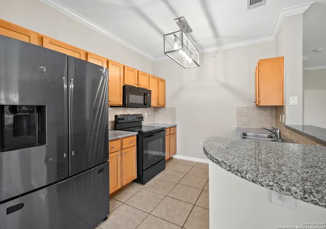 Photo 4 of Condo for sale at 6160 Eckhert Rd #608, San Antonio, TX 78240 | MLS# 1884798 | Listing updated on 2025-10-05