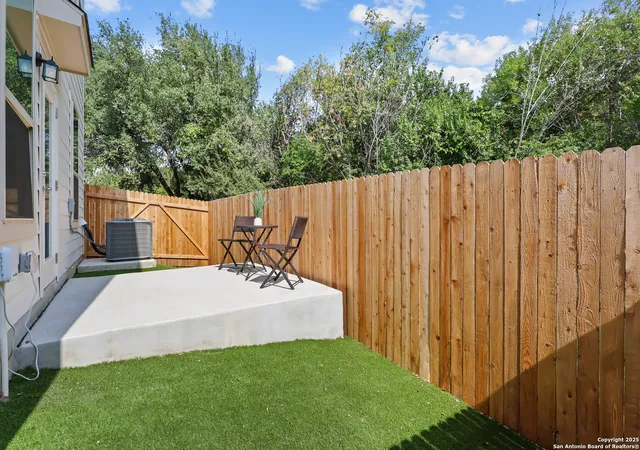 27th image of 285 W Quill Dr Building 6, San Antonio, TX 78228 | MLS# 1884855