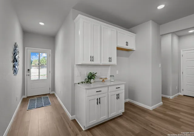 4th image of 285 W Quill Dr Building 6, San Antonio, TX 78228 | MLS# 1884855
