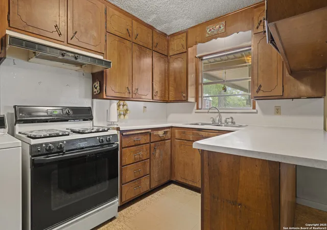 5th image of 704 W San Antonio Street, Fredericksburg, TX 78624 | MLS# 1884871