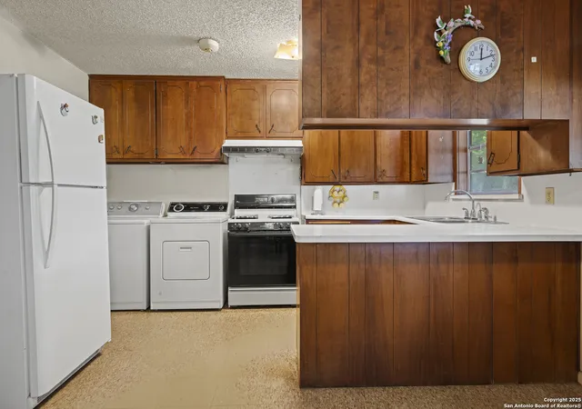4th image of 704 W San Antonio Street, Fredericksburg, TX 78624 | MLS# 1884871