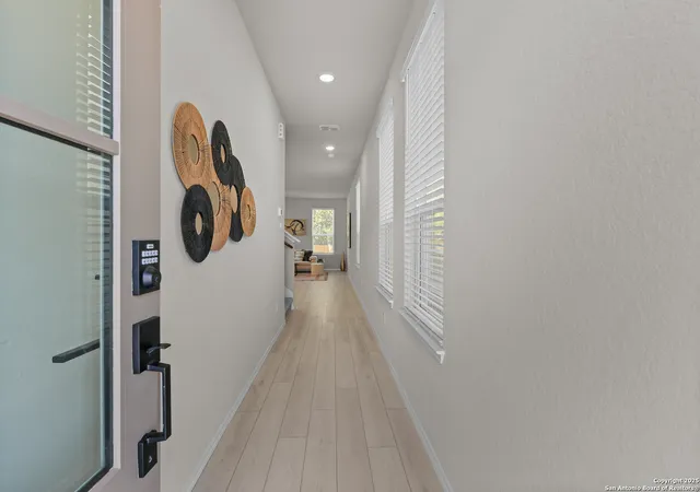 4th image of 285 W Quill Dr Building 8, San Antonio, TX 78228 | MLS# 1884874