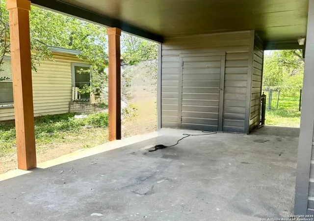 Photo 3 of Sale Pending at 412 E Oak St, Uvalde, TX 78801 | MLS# 1884885 | Listing updated on 2025-11-04