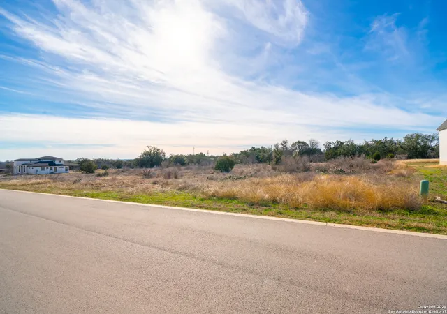 Photo 4 of Land for sale at 237 Spicewood Trails Dr, Spicewood, TX 78669 | MLS# 1884906 | Listing updated on 2025-07-28
