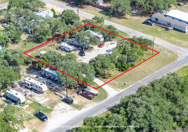 2nd image of 322 Doughty, Rockport, TX 78382 | MLS# 1885001