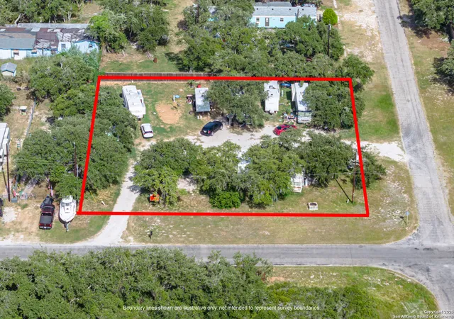 1st image of 322 Doughty, Rockport, TX 78382 | MLS# 1885001