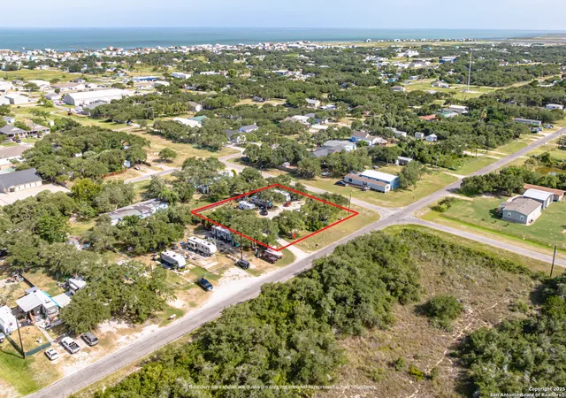 3rd image of 322 Doughty, Rockport, TX 78382 | MLS# 1885001