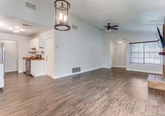 Photo 4 of Single family home for sale at 7331 Brandyridge, San Antonio, TX 78250 | MLS# 1885015 | Listing updated on 2025-07-28