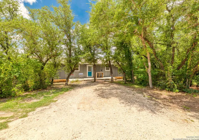 Photo 3 of Manufactured home for sale at 461 Rust Ranch Rd, Blanco, TX 78606 | MLS# 1885038 | Listing updated on 2025-09-11