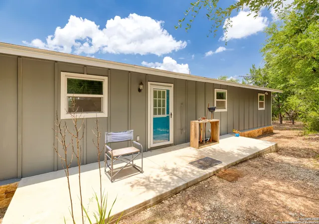 Photo 3 of Manufactured home for sale at 461 Rust Ranch Rd, Blanco, TX 78606 | MLS# 1885038 | Listing updated on 2025-09-11