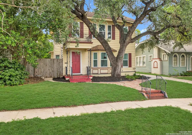 Photo 1 of Sale Pending at 435 W Summit Ave, San Antonio, TX 78212 | MLS# 1885050 | Listing updated on 2025-10-07