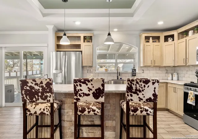 Photo 1 of Single family home for sale at 154 Sunrise Dr, Kyle, TX 78640 | MLS# 1885101 | Listing updated on 2025-10-17