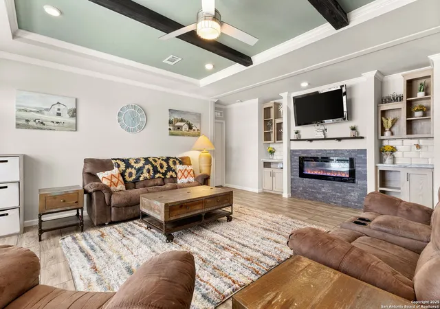 Photo 2 of Single family home for sale at 154 Sunrise Dr, Kyle, TX 78640 | MLS# 1885101 | Listing updated on 2025-10-17