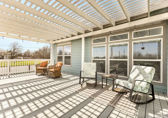 Photo 3 of Single family home for sale at 154 Sunrise Dr, Kyle, TX 78640 | MLS# 1885101 | Listing updated on 2025-10-17