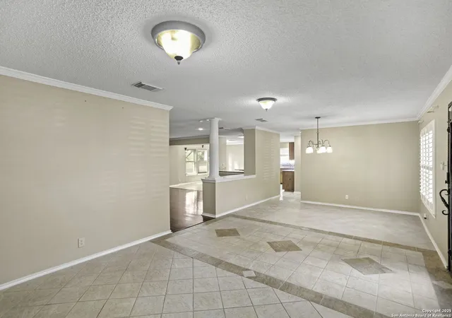 Photo 4 of Sale Pending at 2115 Border Mill Dr, San Antonio, TX 78230 | MLS# 1885104 | Listing updated on 2025-10-20