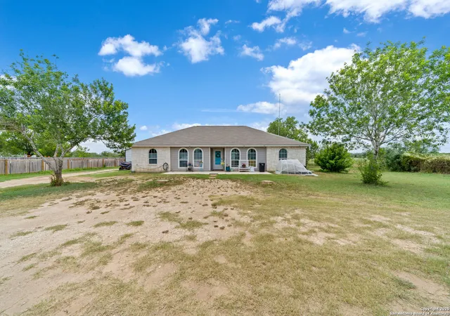 2nd image of 169 County Road 6611, Devine, TX 78016 | MLS# 1885188