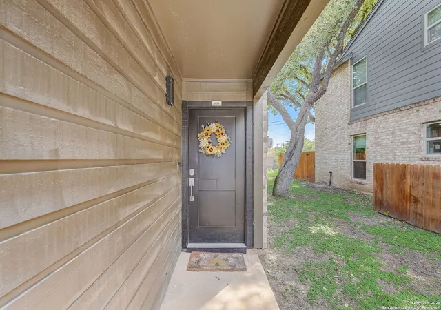 Photo 4 of Condo for sale at 2718 Old Field #604, San Antonio, TX 78247 | MLS# 1885225 | Listing updated on 2025-11-11