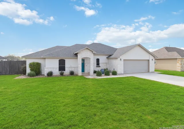 Photo 2 of Sale Pending at 527 Monte Vista, Pleasanton, TX 78064 | MLS# 1885233 | Listing updated on 2026-01-22