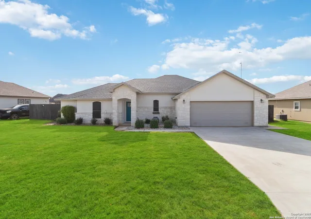 Photo 1 of Sale Pending at 527 Monte Vista, Pleasanton, TX 78064 | MLS# 1885233 | Listing updated on 2026-01-22