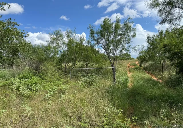 3rd image of 6955 Loop 1604, Von Ormy, TX 78073 | MLS# 1885258