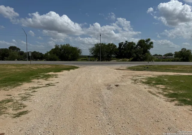 2nd image of 6955 Loop 1604, Von Ormy, TX 78073 | MLS# 1885258