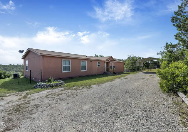 Photo 2 of Manufactured home for sale at 349 Vine, Kerrville, TX 78028 | MLS# 1885294 | Listing updated on 2025-10-15