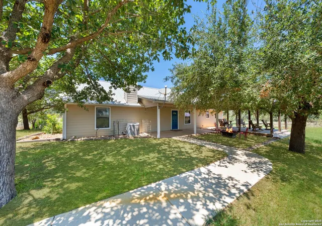 2nd image of 1227 County Road 104, Floresville, TX 78114 | MLS# 1885310