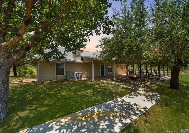 Photo 3 of House for sale at 1227 County Road 104, Floresville, TX 78114 | MLS# 1885310 | Listing updated on 2025-10-08