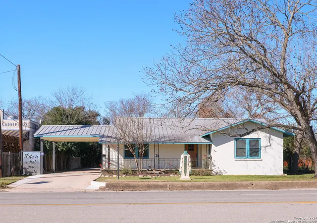 Photo 4 of Single family home for sale at 505 Main Street, Blanco, TX 78606 | MLS# 1885362 | Listing updated on 2026-01-26