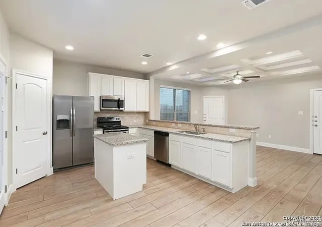 4th image of 1659 Barrett Ave, New Braunfels, TX 78130