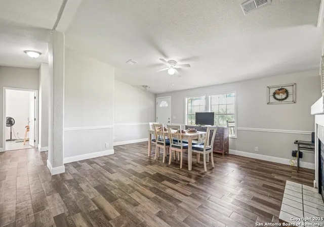 Photo 4 of Sale Pending at 11430 Hollowell, Atascosa, TX 78002 | MLS# 1885393 | Listing updated on 2025-08-18