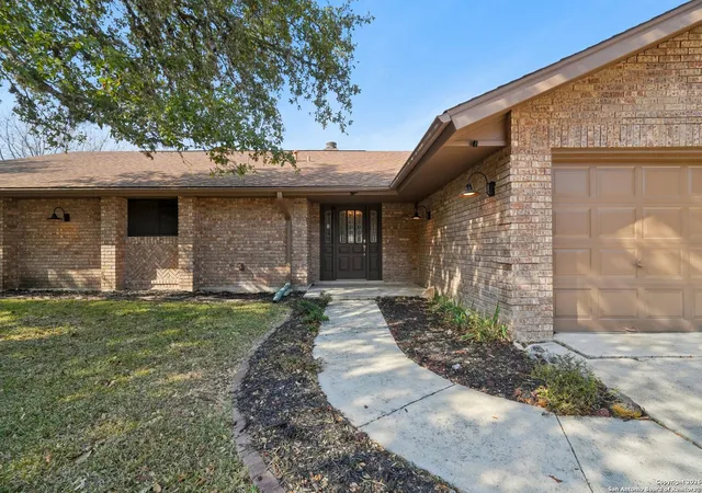 Photo 4 of Single family home for sale at 29735 Saddleback, Boerne, TX 78015 | MLS# 1885397 | Listing updated on 2026-01-22