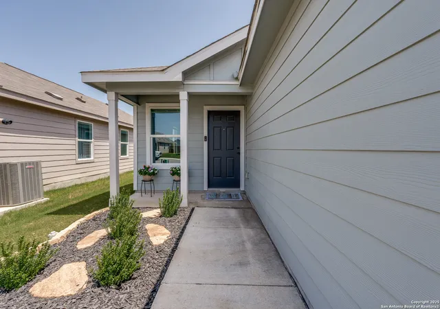 Photo 4 of Single family home for sale at 238 Ambush, San Antonio, TX 78220 | MLS# 1885409 | Listing updated on 2025-11-08