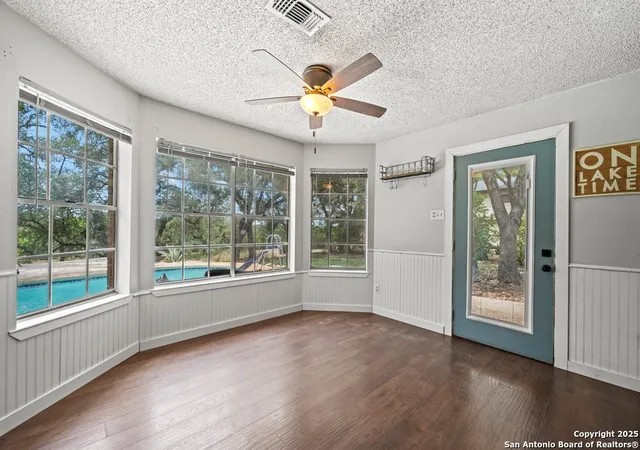 Photo 1 of Single family home for sale at 941 Park View Loop, Canyon Lake, TX 78133 | MLS# 1885419 | Listing updated on 2025-09-21