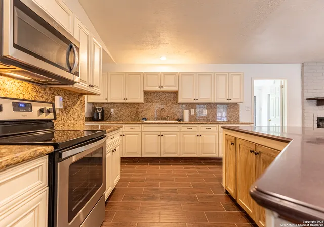Photo 4 of Sale Pending at 13026 Los Espanada, San Antonio, TX 78233 | MLS# 1885446 | Listing updated on 2026-01-20