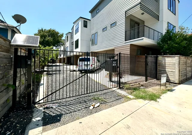 2nd image of 415 Jackson #APT 101, San Antonio, TX 78212 | MLS# 1885454