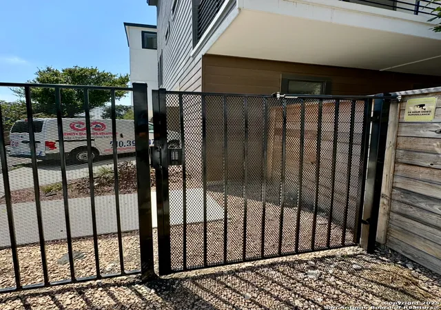 3rd image of 415 Jackson, San Antonio, TX 78212
