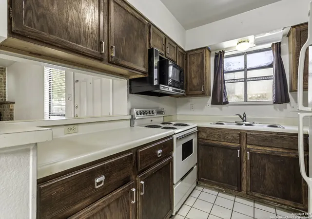 Photo 4 of Sale Pending at 2542 Babcock Rd #D101, San Antonio, TX 78229 | MLS# 1885465 | Listing updated on 2025-10-14