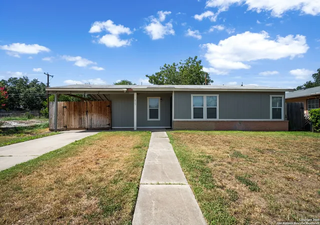 Photo 1 of Sale Pending at 915 Deely, San Antonio, TX 78221 | MLS# 1885477 | Listing updated on 2025-10-29