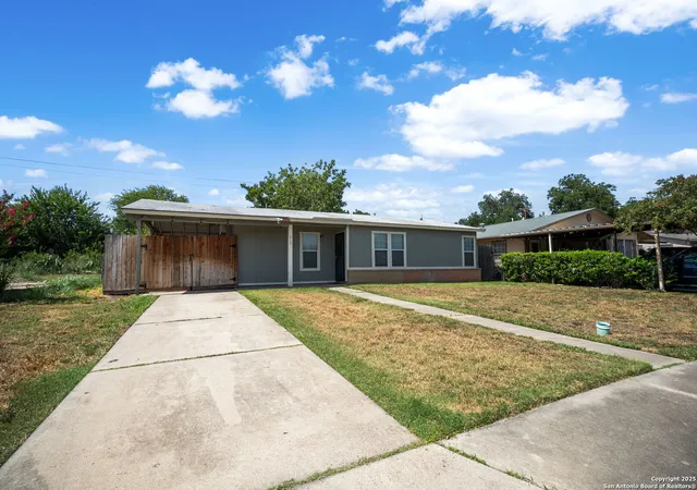 Photo 2 of Sale Pending at 915 Deely, San Antonio, TX 78221 | MLS# 1885477 | Listing updated on 2025-10-29