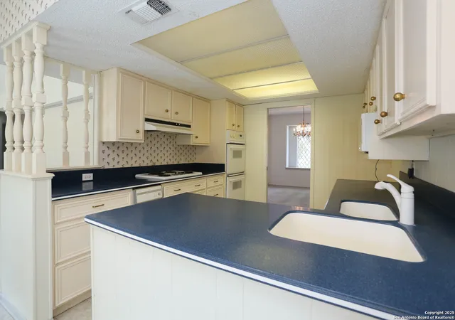 5th image of 1215 Country Path, San Antonio, TX 78216 | MLS# 1885482