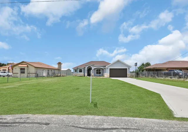 Photo 3 of Sale Pending at 11211 Obrien, Atascosa, TX 78002 | MLS# 1885524 | Listing updated on 2025-09-24