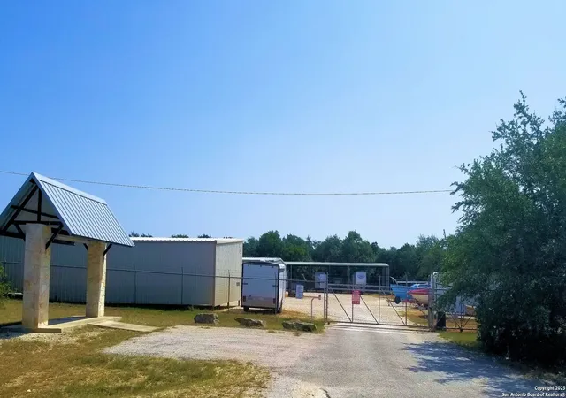 35th image of 207 Ridge Pt, Spring Branch, TX 78070 | MLS# 1885605
