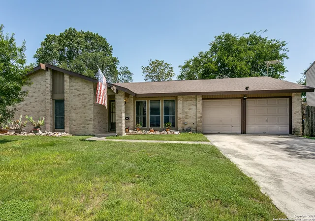 Photo 2 of Sale Pending at 5830 Oak Run St, San Antonio, TX 78247 | MLS# 1885614 | Listing updated on 2025-10-04