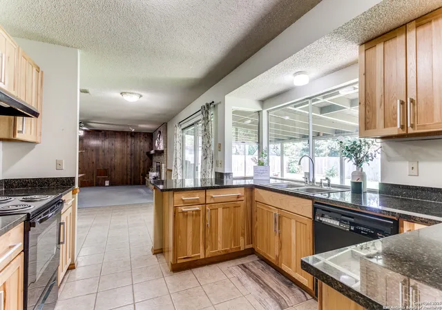 Photo 3 of Sale Pending at 5830 Oak Run St, San Antonio, TX 78247 | MLS# 1885614 | Listing updated on 2025-10-04