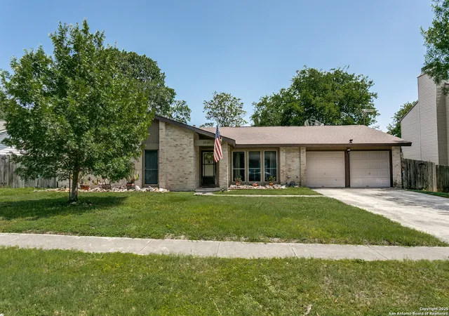Photo 3 of Sale Pending at 5830 Oak Run St, San Antonio, TX 78247 | MLS# 1885614 | Listing updated on 2025-10-04