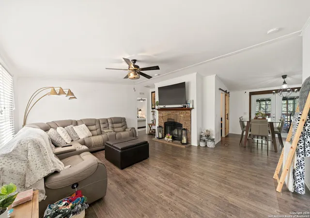 Photo 3 of Manufactured home for sale at 130 Cr 3826, San Antonio, TX 78253 | MLS# 1885654 | Listing updated on 2025-11-24