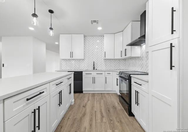 Photo 4 of Single family home for sale at 9501 Bear Creek, San Antonio, TX 78245 | MLS# 1885716 | Listing updated on 2026-01-13